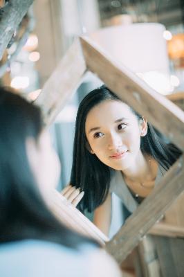 两个人轮流上24小时的班